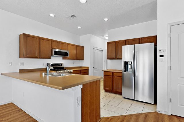 2416 PELIZZANO Drive SE, Rio Rancho, NM 87124