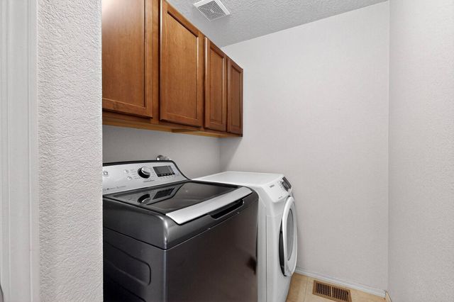 2416 PELIZZANO Drive SE, Rio Rancho, NM 87124