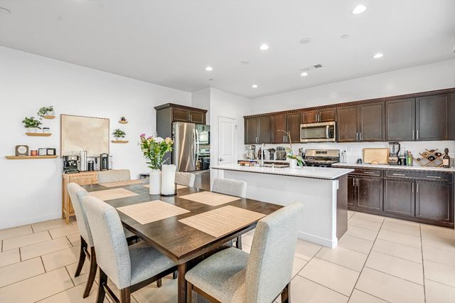 4210 N Reed Ave, Fresno, CA 93723