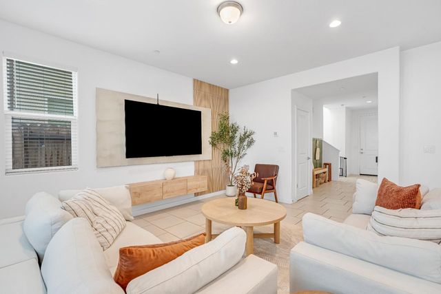 4210 N Reed Ave, Fresno, CA 93723