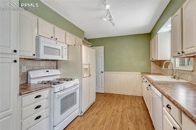 1564 Robidoux Circle, Colorado Springs, CO 80915