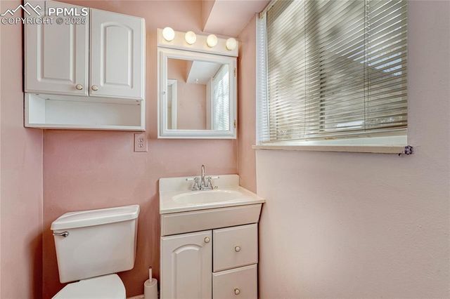 1564 Robidoux Circle, Colorado Springs, CO 80915