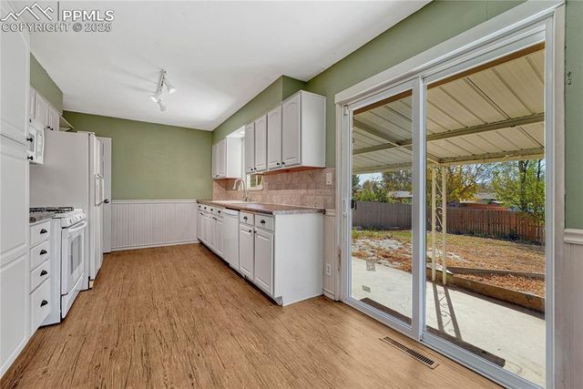 1564 Robidoux Circle, Colorado Springs, CO 80915