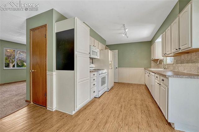 1564 Robidoux Circle, Colorado Springs, CO 80915