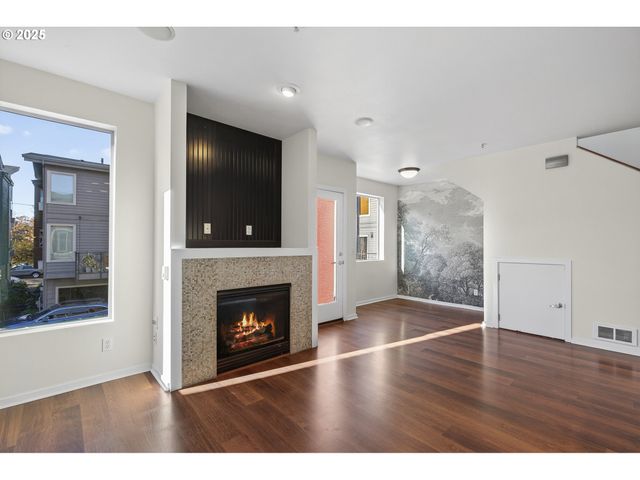 8083 N LEAVITT Ave, Portland, OR 97203