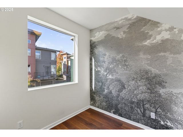 8083 N LEAVITT Ave, Portland, OR 97203