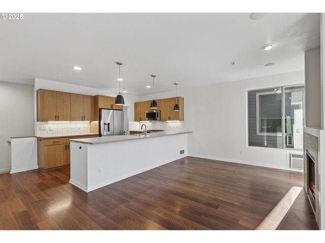 8083 N LEAVITT Ave, Portland, OR 97203