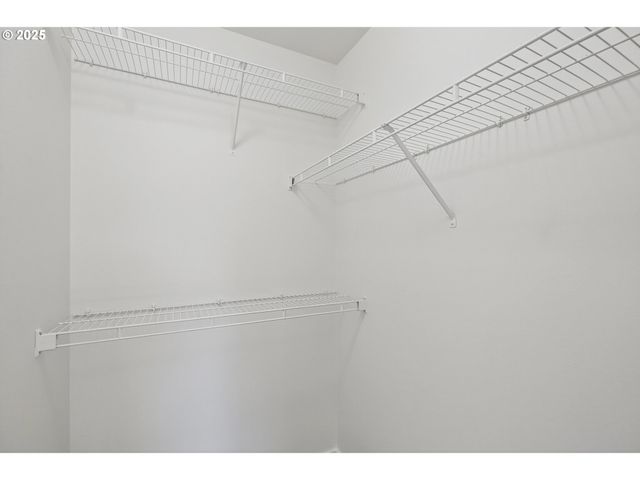 8083 N LEAVITT Ave, Portland, OR 97203