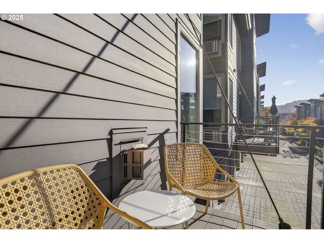 8083 N LEAVITT Ave, Portland, OR 97203