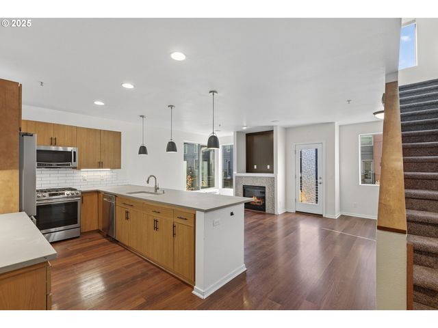 8083 N LEAVITT Ave, Portland, OR 97203