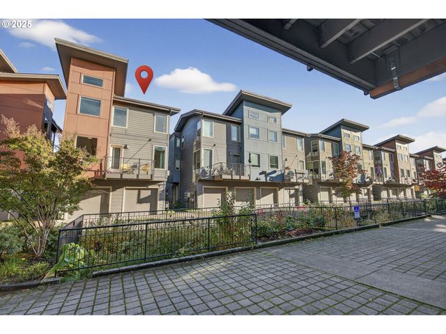 8083 N LEAVITT Ave, Portland, OR 97203