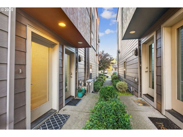 8083 N LEAVITT Ave, Portland, OR 97203