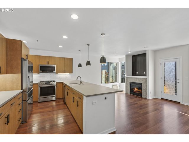 8083 N LEAVITT Ave, Portland, OR 97203