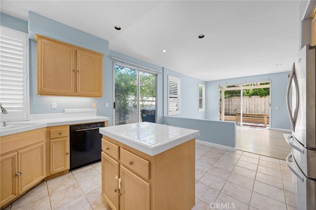 43 Del Carlo, Irvine, CA 92606