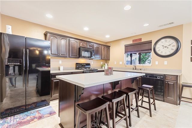 38113 Versailles, Palmdale, CA 93552