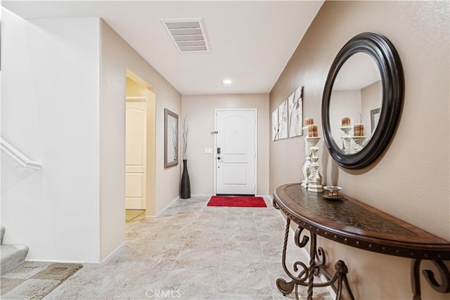 38113 Versailles, Palmdale, CA 93552