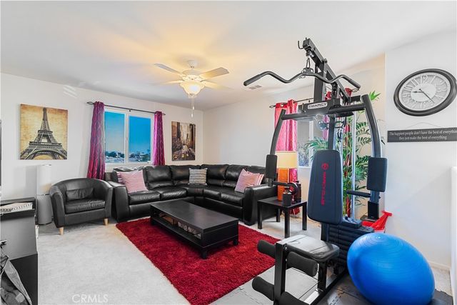 38113 Versailles, Palmdale, CA 93552