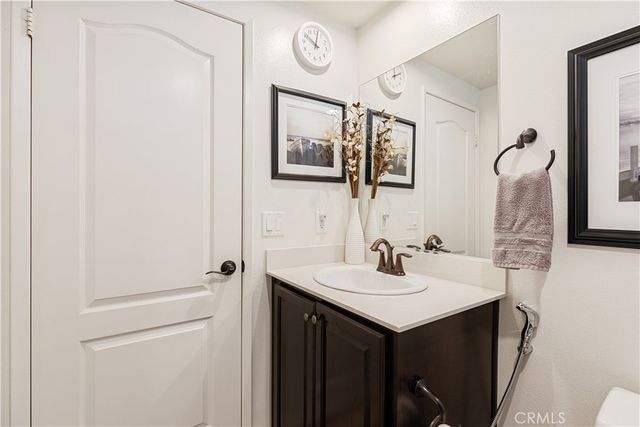 38113 Versailles, Palmdale, CA 93552