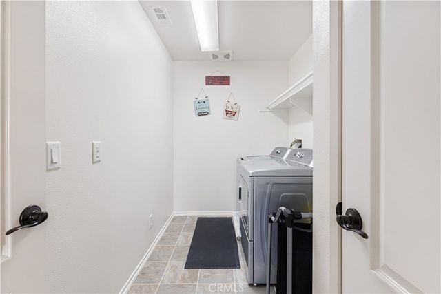 38113 Versailles, Palmdale, CA 93552