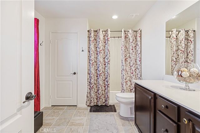 38113 Versailles, Palmdale, CA 93552