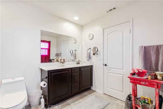 38113 Versailles, Palmdale, CA 93552