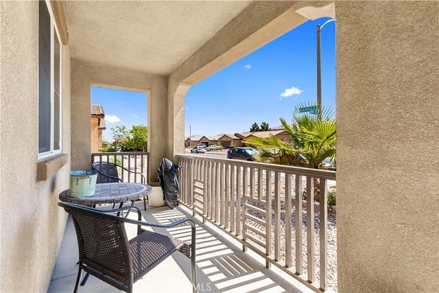 38113 Versailles, Palmdale, CA 93552