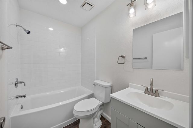 10727 Kentington Oak Drive, Humble, TX 77396