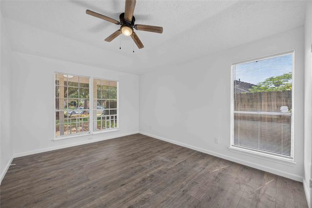 10727 Kentington Oak Drive, Humble, TX 77396