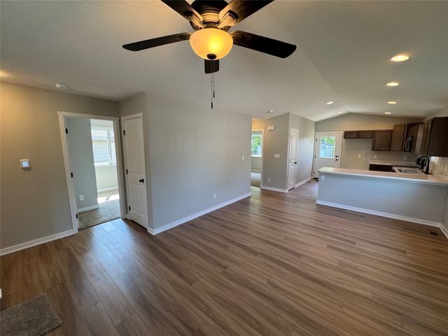 4512 SW 2nd Street, Des Moines, IA 50315