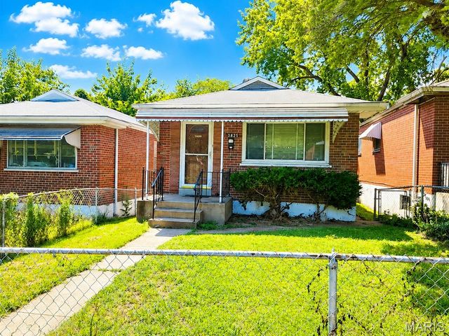3825 Illinois Avenue, St Louis, MO 63118