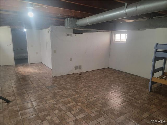 3825 Illinois Avenue, St Louis, MO 63118