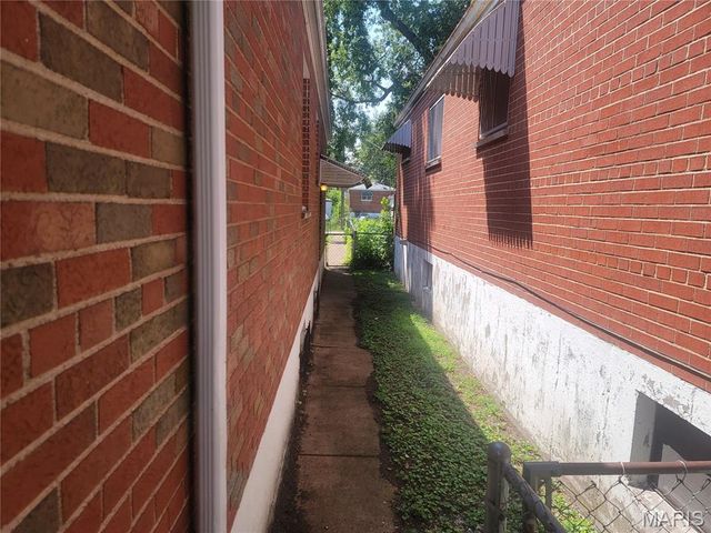 3825 Illinois Avenue, St Louis, MO 63118