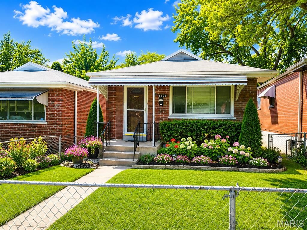 3825 Illinois Avenue, St Louis, MO 63118