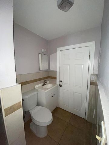 1820 Redbank Road 2, West Palm Beach, FL 33408