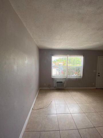 1820 Redbank Road 2, West Palm Beach, FL 33408