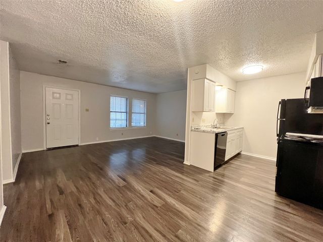 1108 N Elm Street 10, Denton, TX 76201