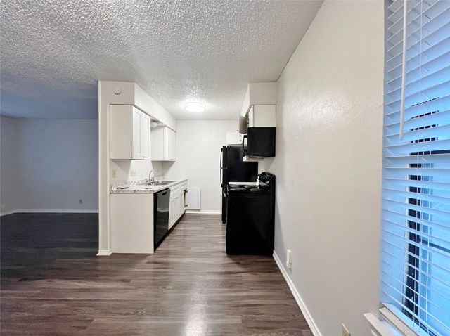 1108 N Elm Street 10, Denton, TX 76201