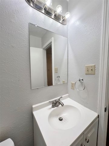 1108 N Elm Street 10, Denton, TX 76201