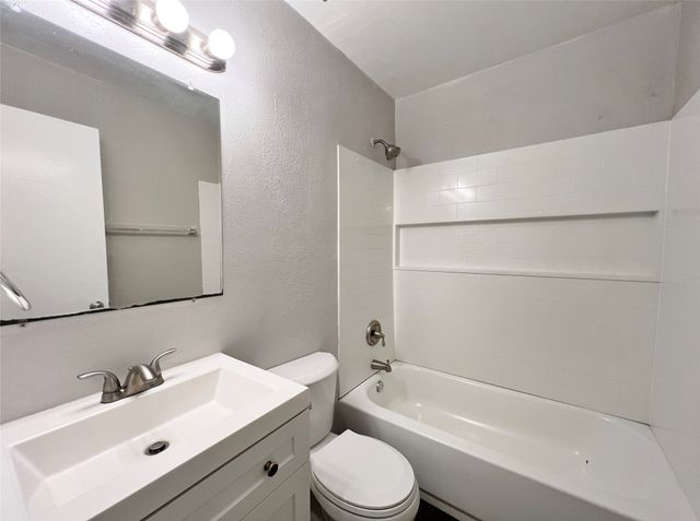 1108 N Elm Street 10, Denton, TX 76201