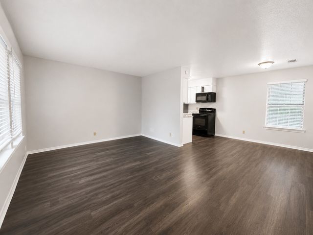 1108 N Elm Street 10, Denton, TX 76201