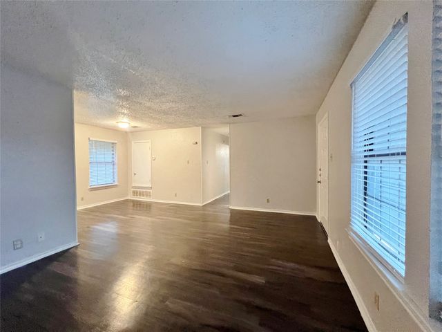 1108 N Elm Street 10, Denton, TX 76201
