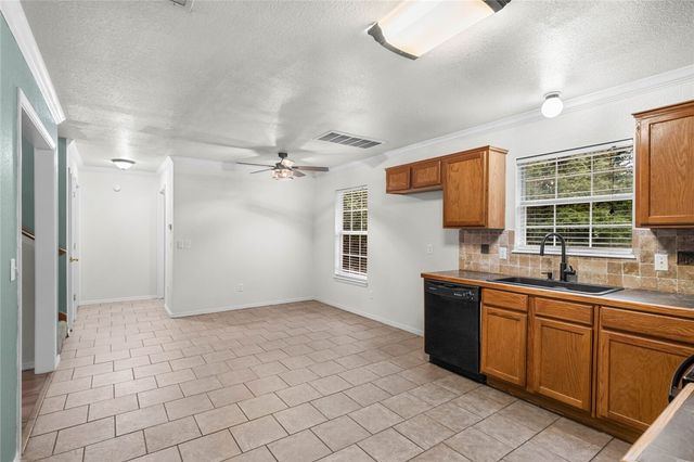 6 Bracknell Lane, Bella Vista, AR 72715