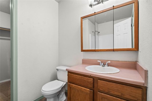 6 Bracknell Lane, Bella Vista, AR 72715