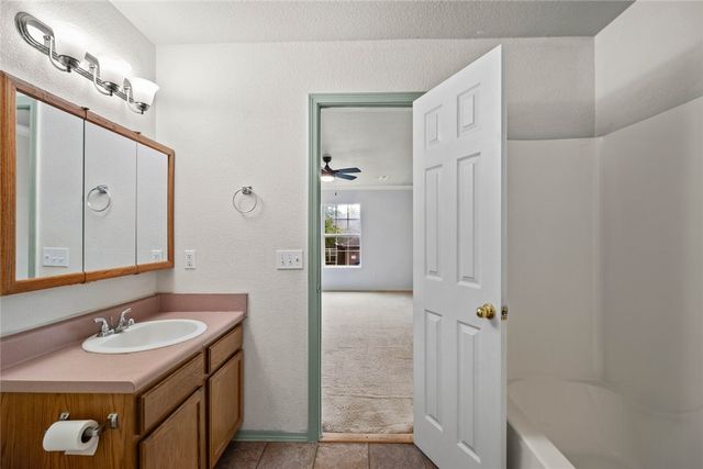 6 Bracknell Lane, Bella Vista, AR 72715