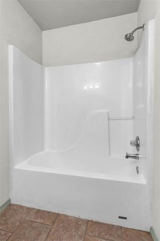 6 Bracknell Lane, Bella Vista, AR 72715