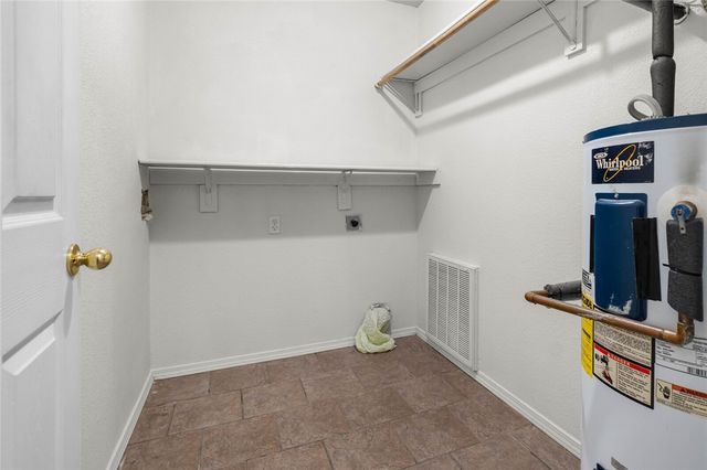 6 Bracknell Lane, Bella Vista, AR 72715