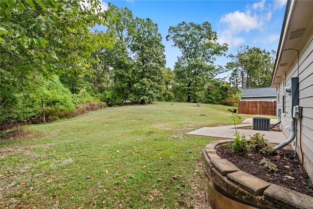 6 Bracknell Lane, Bella Vista, AR 72715