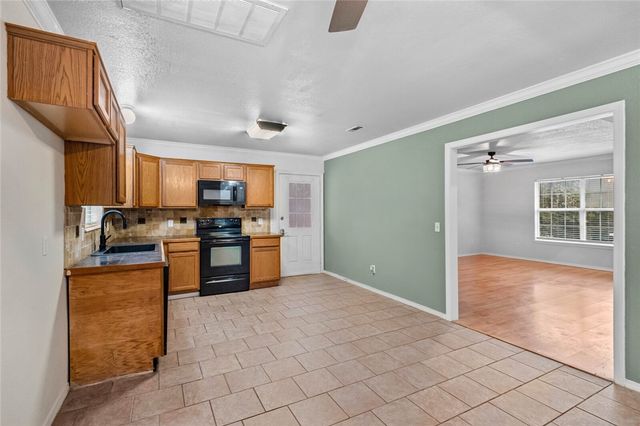 6 Bracknell Lane, Bella Vista, AR 72715