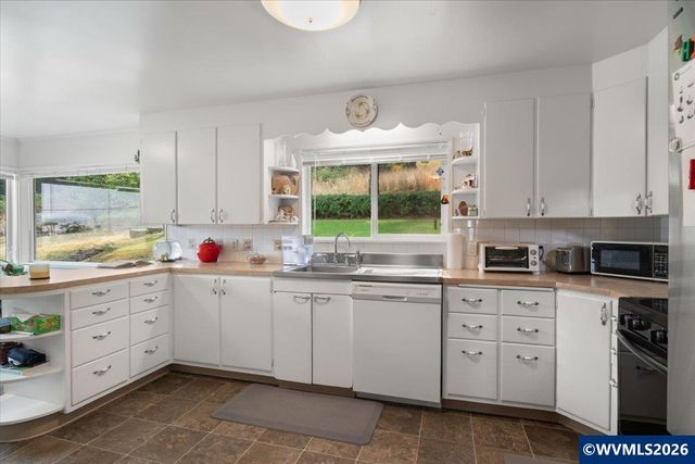 37149 Scravel Hill Rd NE, Albany, OR 97322
