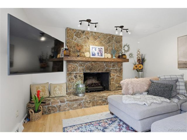 5812 S Geneva St, Greenwood Village, CO 80111